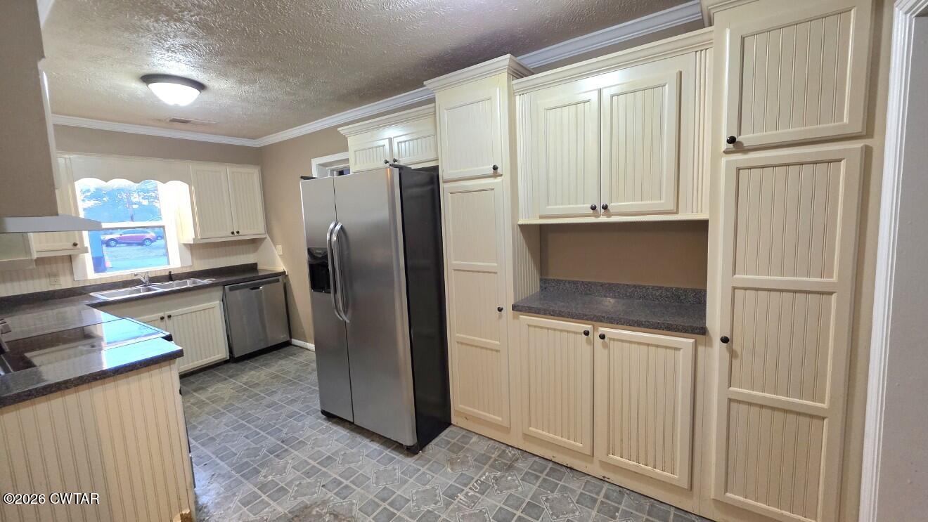 456 Galbraith Avenue Henderson, TN 38340 - Photo 5 of 22 20251223_162151_copy_1320x743_1