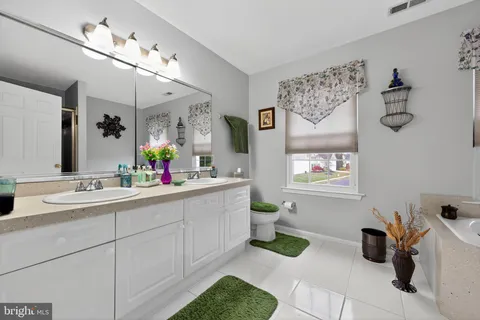 $525,000 | 4 Redbud Drive, Sicklerville, NJ 08081