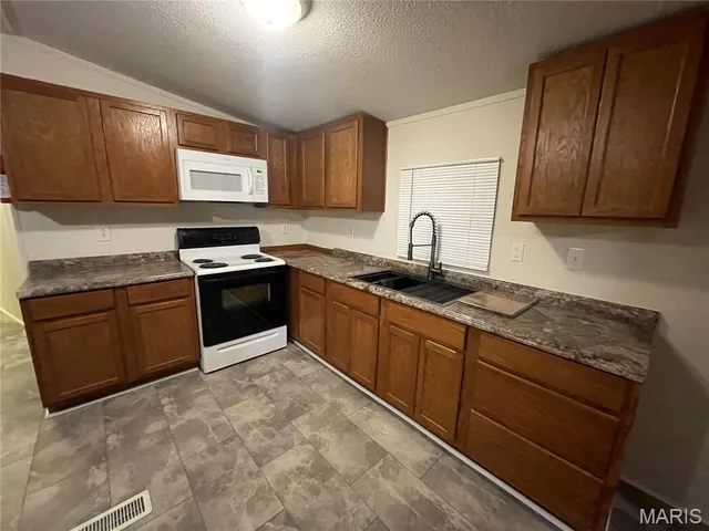 $74,900 | 78 Little John, Sikeston, MO 63801