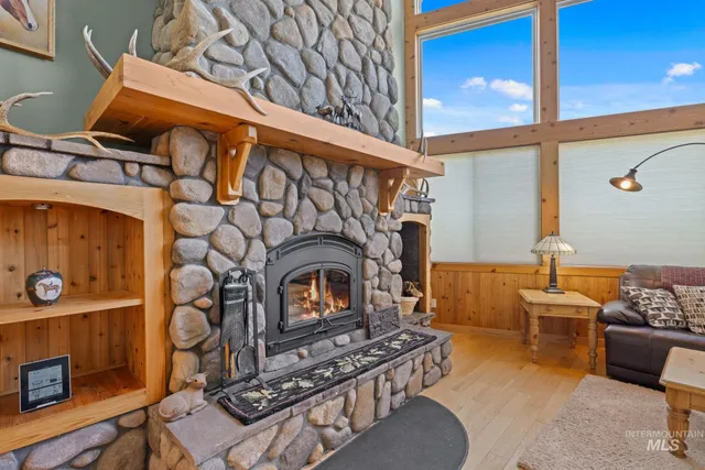 $1,495,000 | 1199 Walker Road, Viola, ID 83872