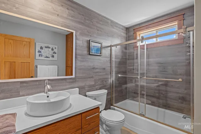 $1,495,000 | 1199 Walker Road, Viola, ID 83872