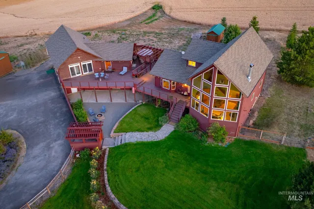 $1,495,000 | 1199 Walker Road, Viola, ID 83872