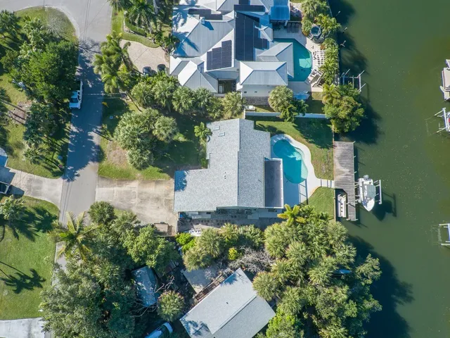 $1,300,000 | 721 Shore Drive, Vero Beach, FL 32963