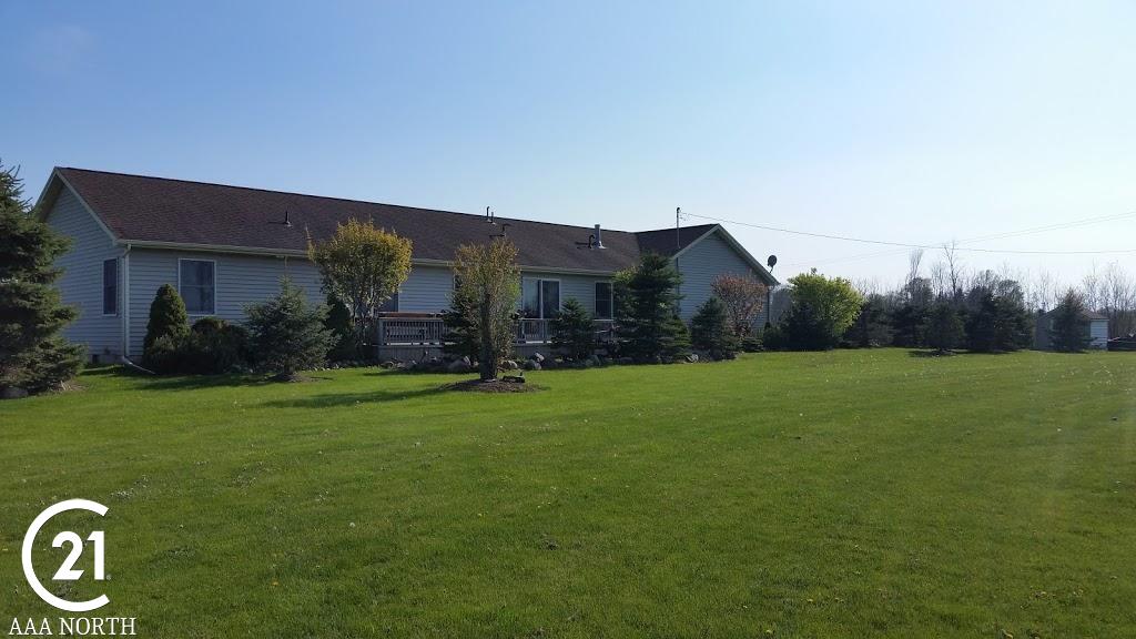 8828 Division Road Columbus, MI 48063 - Photo 3 of 29