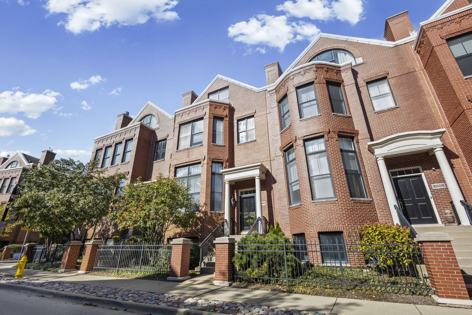 2005 Valor Court Glenview, IL 60026 - Photo 1 of 15