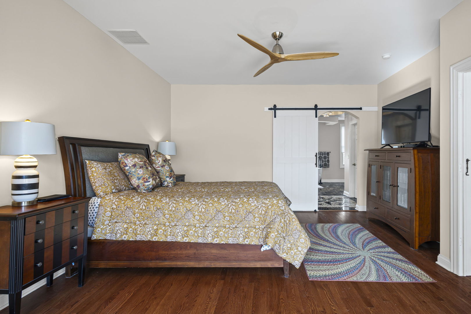 2005 Valor Court Glenview, IL 60026 - Photo 8 of 15 a bedroom with a bed and wooden floor