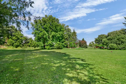 $425,000 | 2660 Spring Hill Drive, Stoughton, WI 53589
