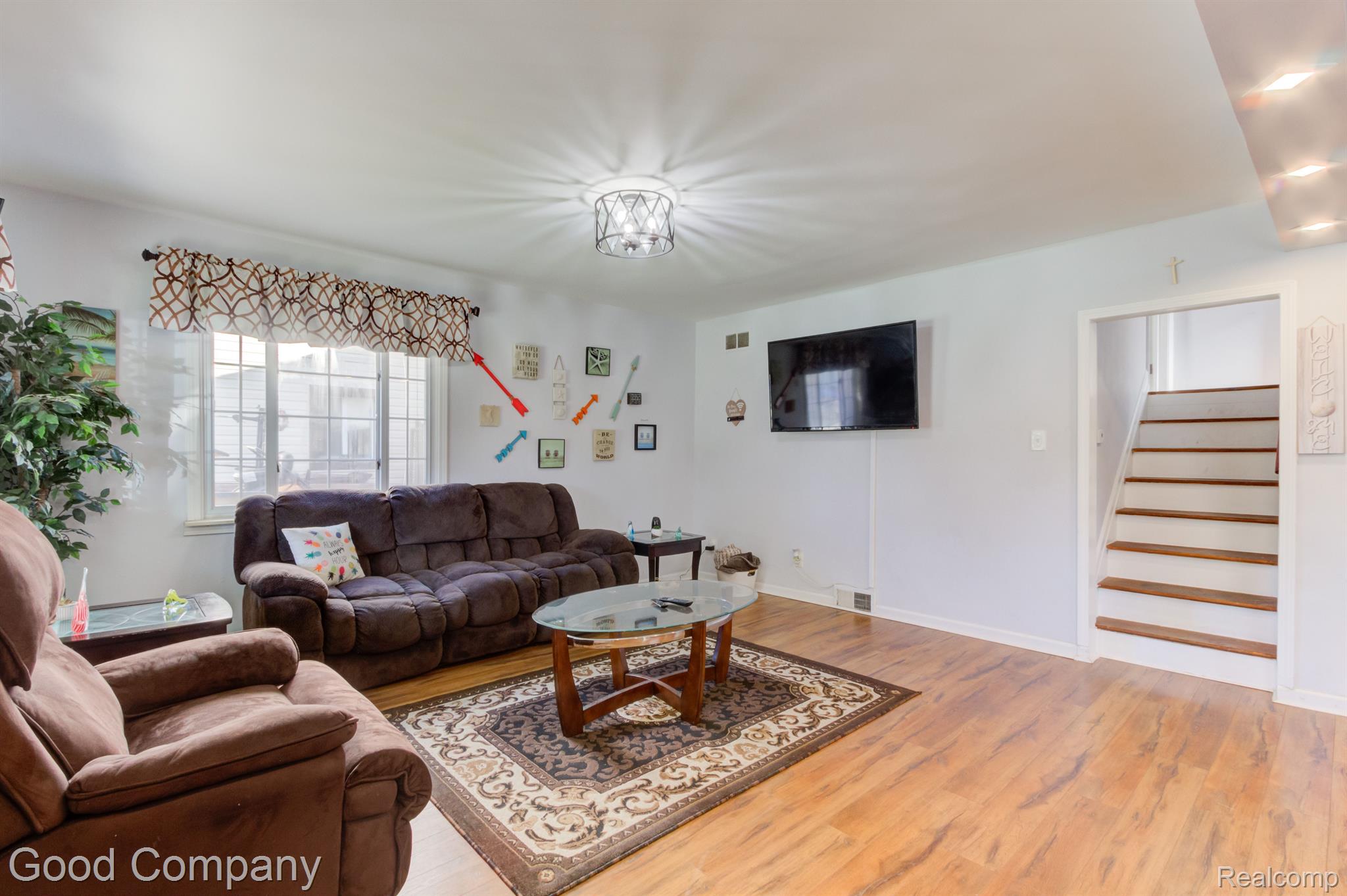 8471 Harding Street Center Line, MI 48015 - Photo 14 of 39