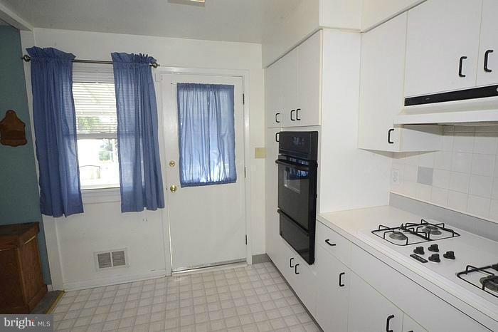 8197 Gray Haven Road Baltimore, MD 21222 - Photo 5 of 21 Kitchen