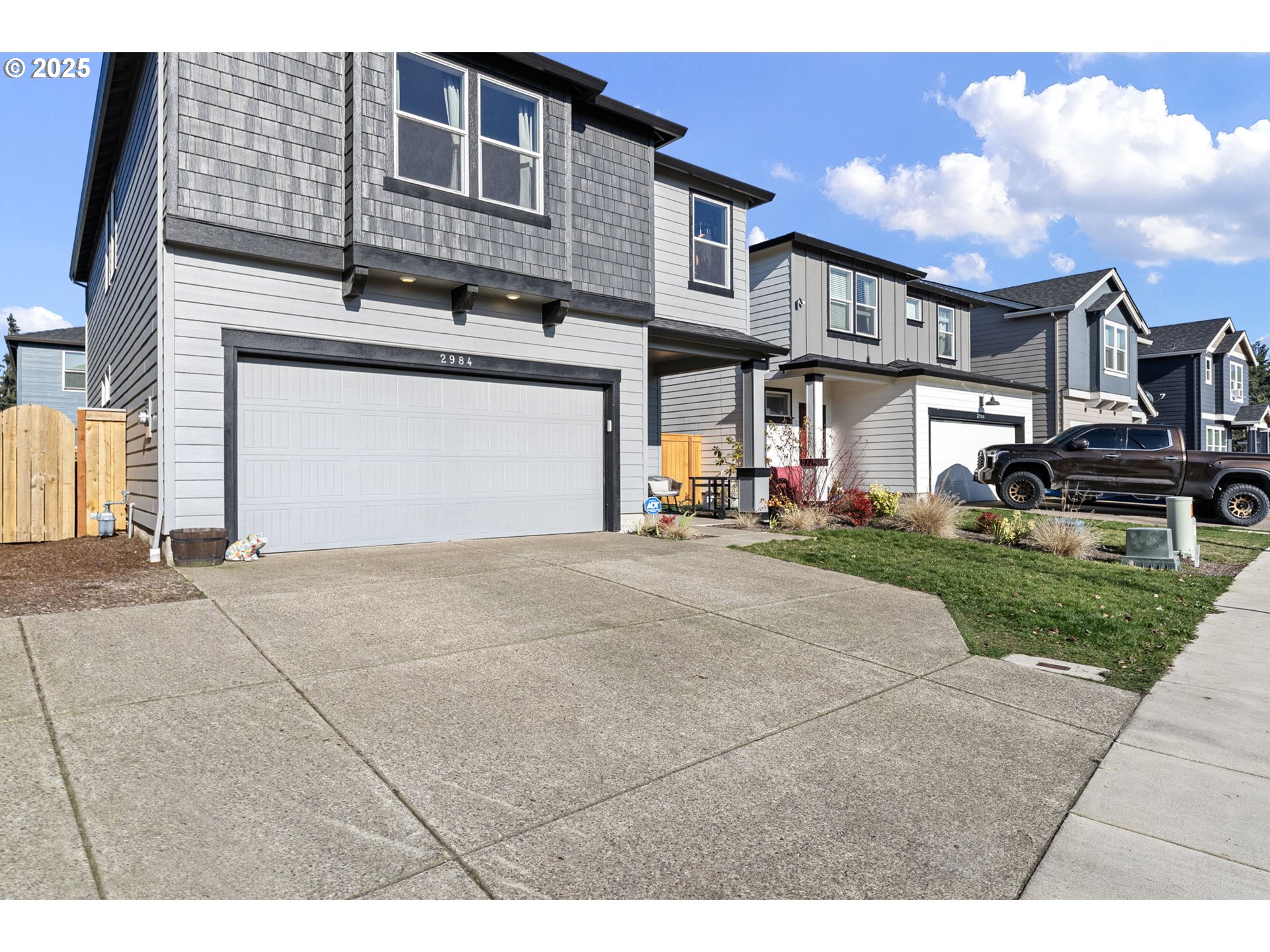 2984 V Street Springfield, OR 97477 - Photo 2 of 46