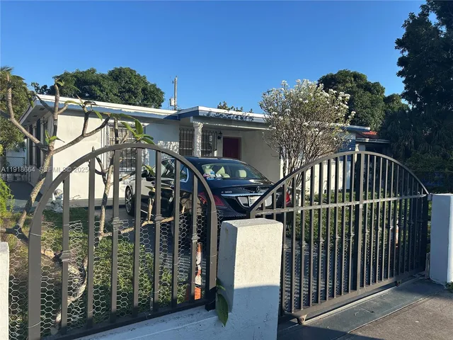 $490,000 | 2659 West 10th Avenue, Hialeah, FL 33010