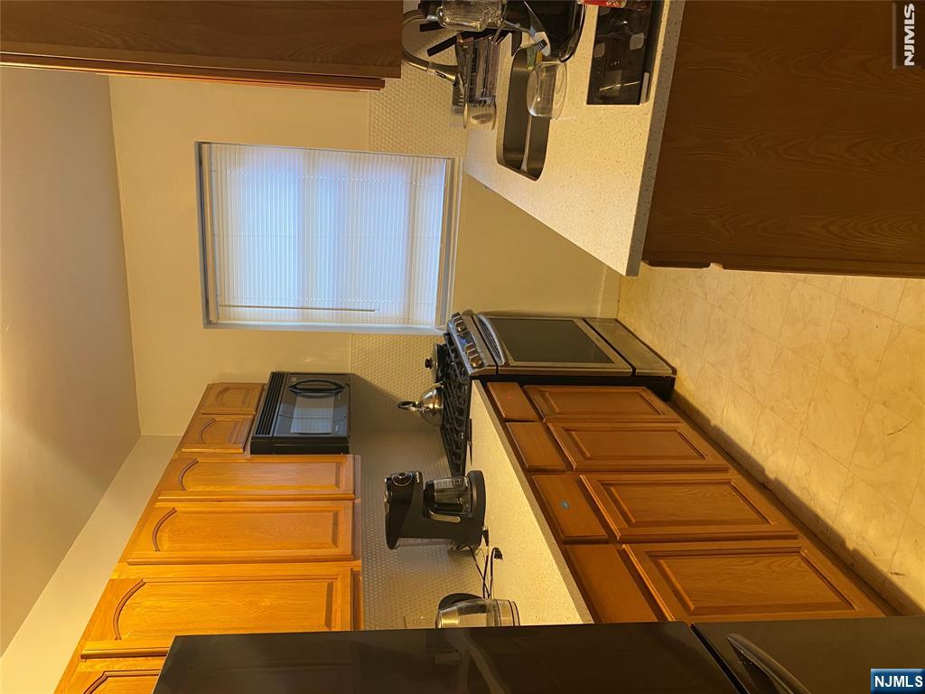 1500 Terrace Circle, Unit 2 Teaneck, NJ 07666 - Photo 2 of 7