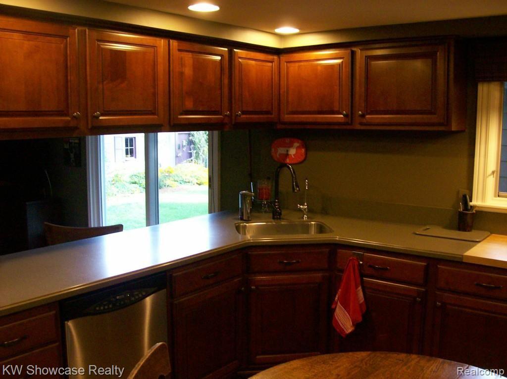 10180 Reese Road Clarkston, MI 48348 - Photo 15 of 66 Kitchen 1