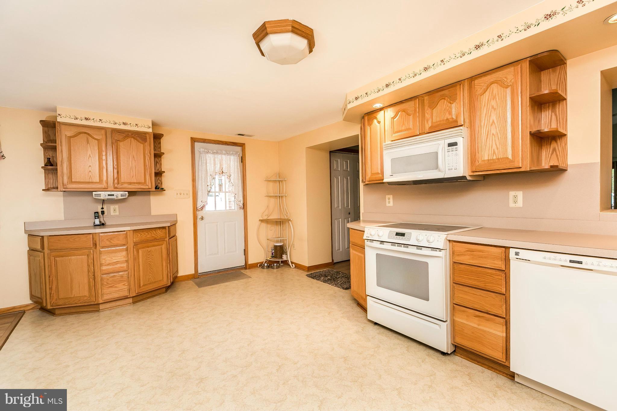 343 George Avenue Baltimore, MD 21221 - Photo 11 of 30 Kitchen