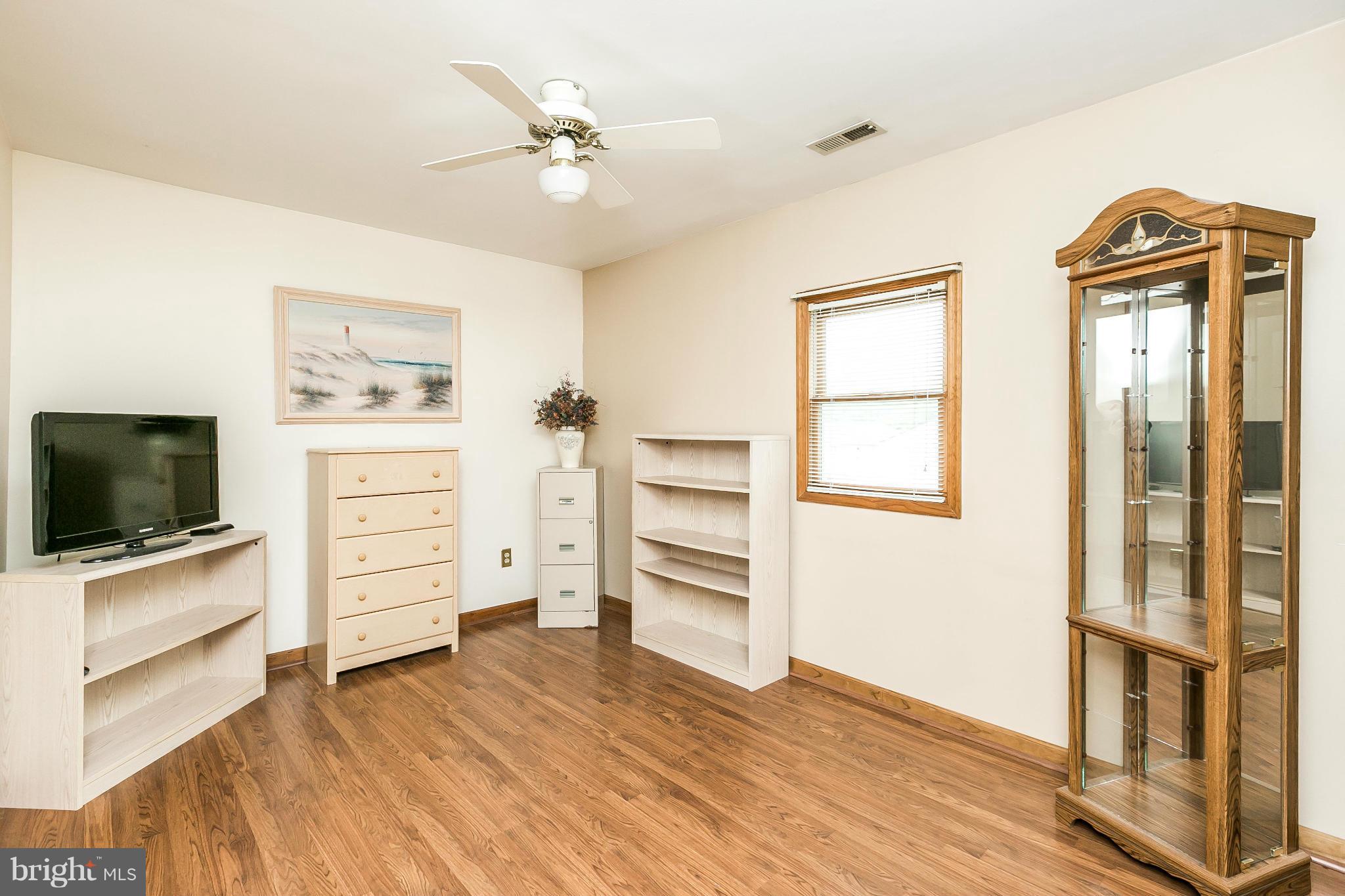 343 George Avenue Baltimore, MD 21221 - Photo 22 of 30 Bedroom3