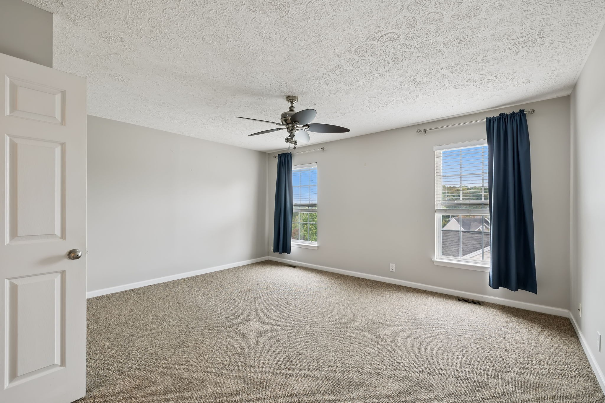 1345 Bell Road, Unit 412 Antioch, TN 37013 - Photo 23 of 33 a view of an empty room with a window