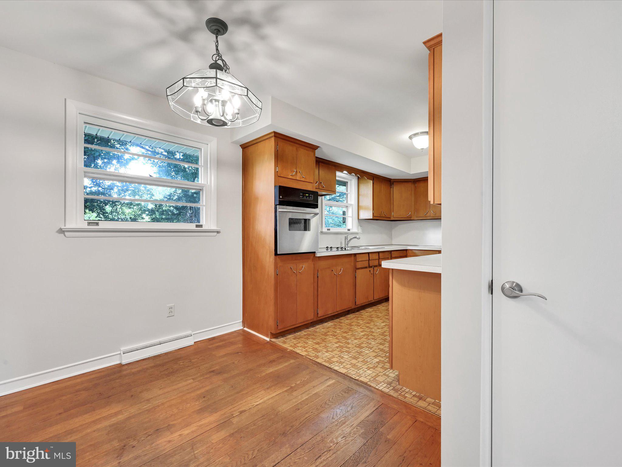 2058 Stone Mill Road Lancaster, PA 17603 - Photo 12 of 31 Dining/Kitchen