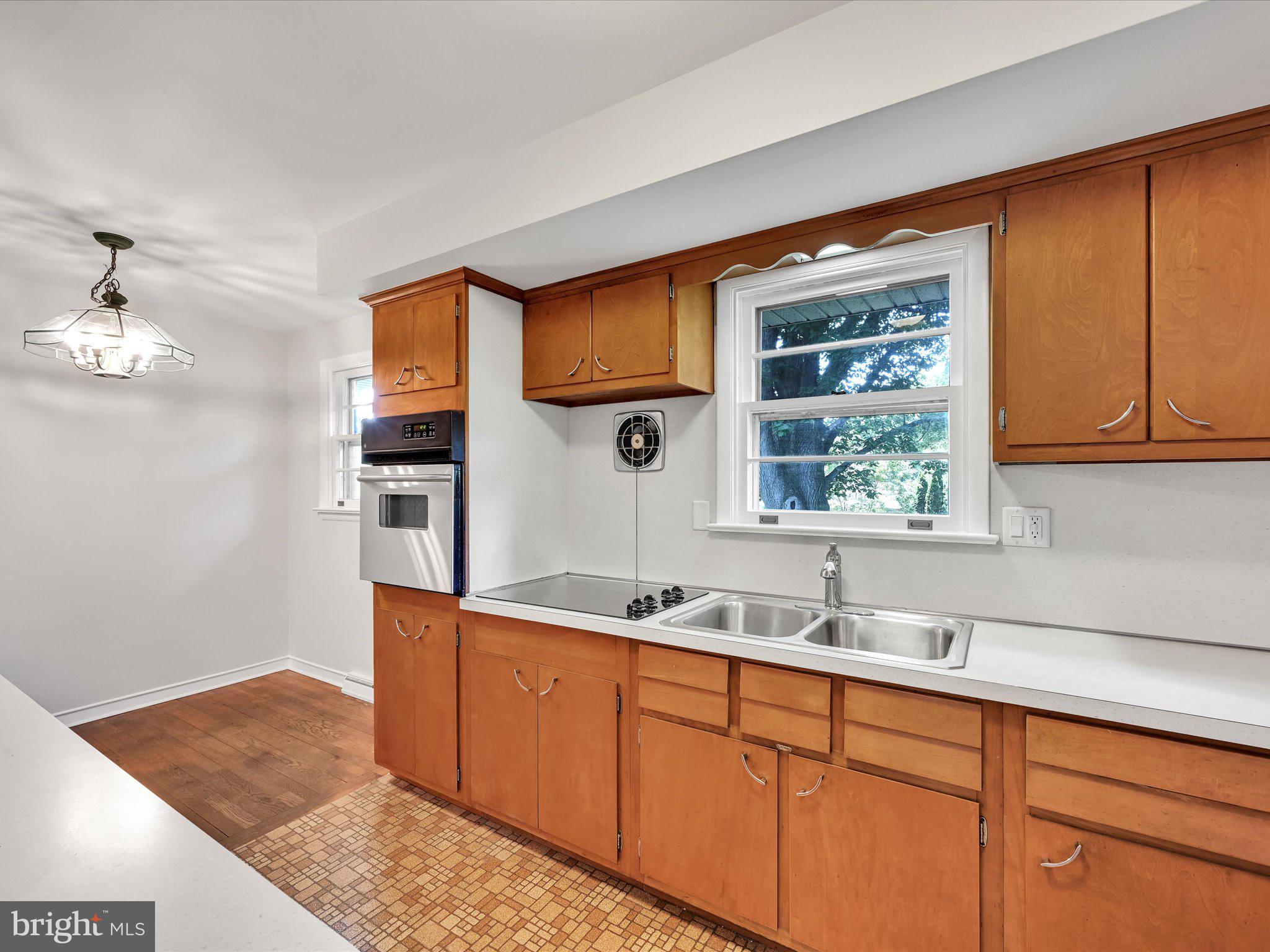 2058 Stone Mill Road Lancaster, PA 17603 - Photo 16 of 31 Kitchen/Dining