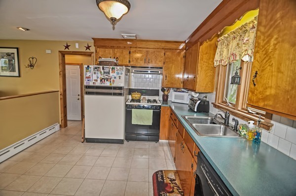 180 Old County Road Westport, MA 02790 - Photo 13 of 28 Gallery Image 13