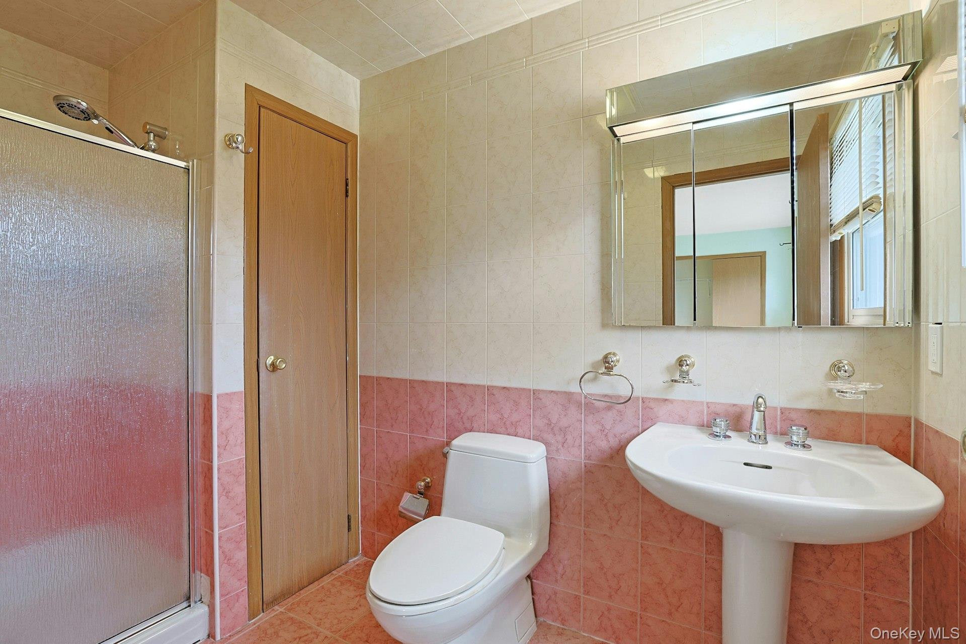 149 Locust Avenue New Rochelle, NY 10805 - Photo 20 of 41 Primary Bathroom