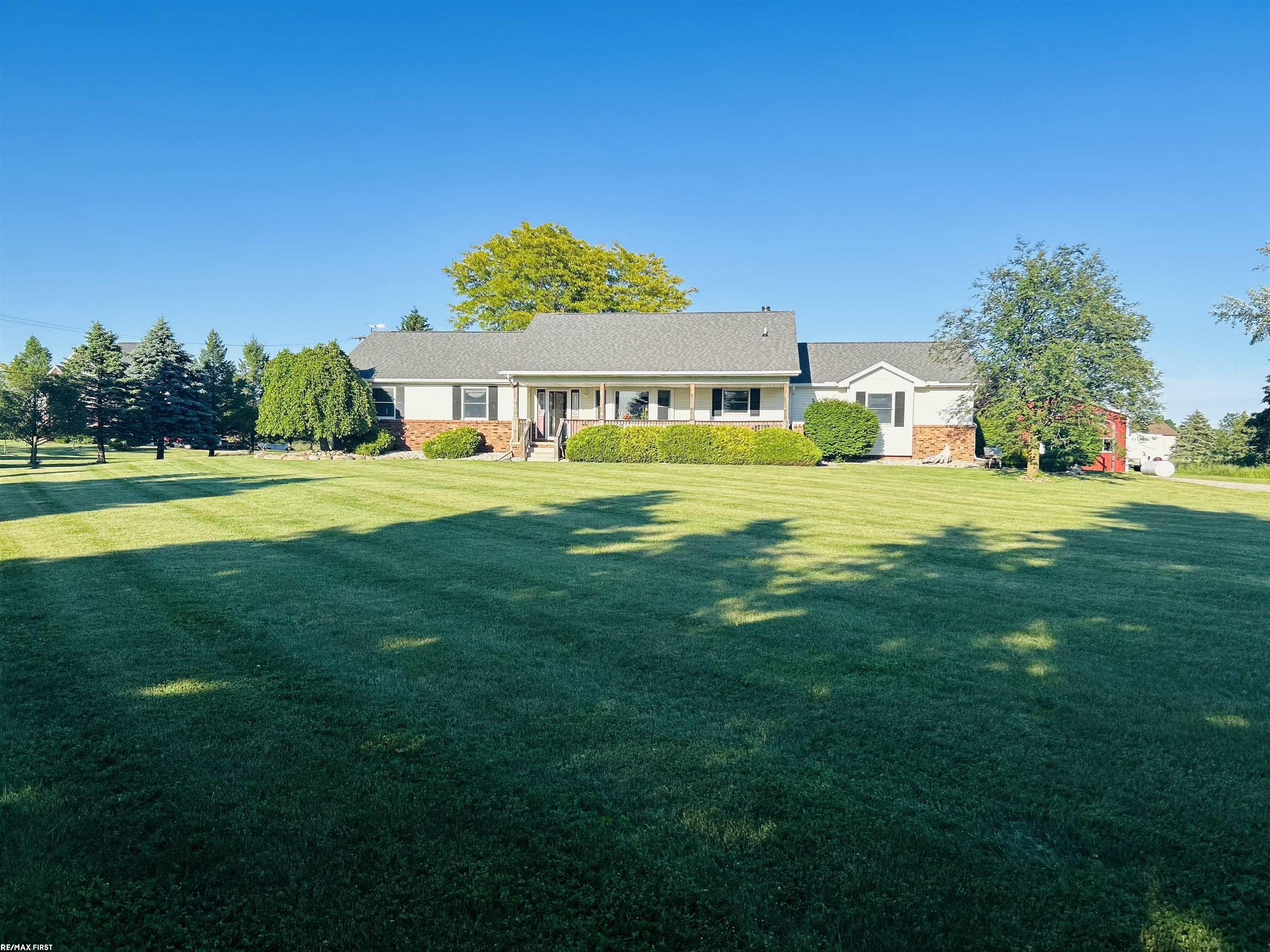 580 Sperry Road Allenton, MI 48002 - Photo 1 of 37 50143929-2f5289d3-fd23-464e-b30e-92d3cca1e89e.JPG
