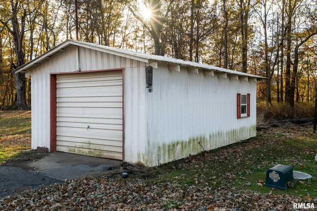 $150,000 | 395 North Hankins Road, Harrisburg, IL 62946