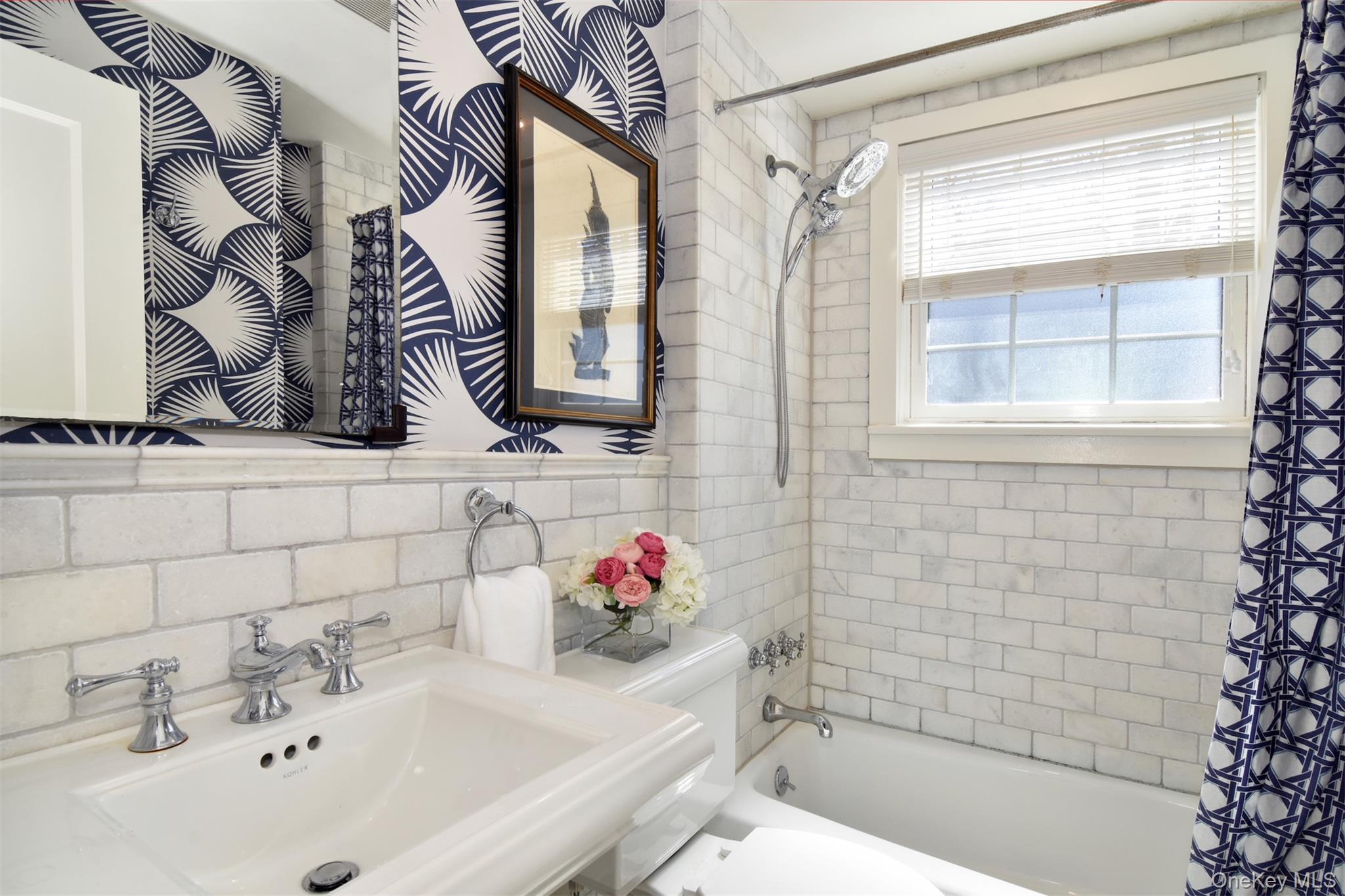 116 Potter Road Scarsdale, NY 10583 - Photo 14 of 38 Full hall bath.