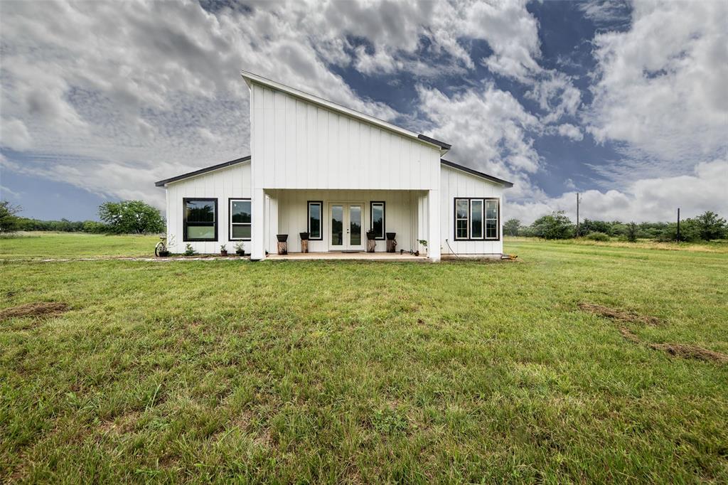 141 Wheelis Loop Decatur, TX 76234 - Photo 2 of 24