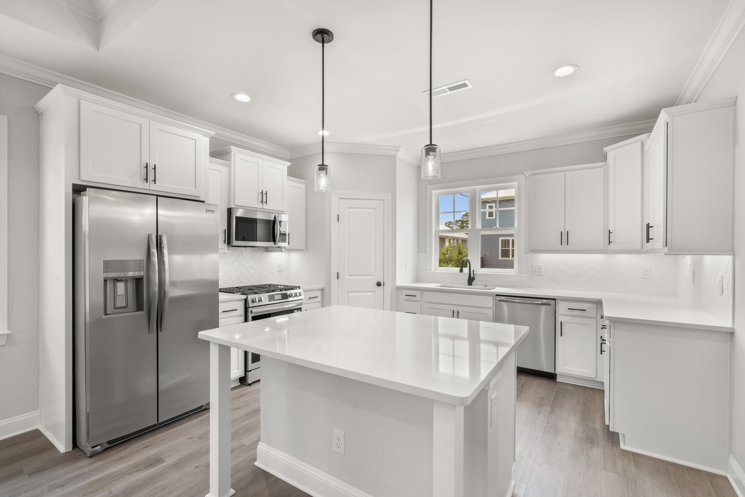 73 Sea Pines Road Pawleys Island, SC 29585 - Photo 5 of 23 Gallery Image 5