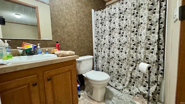 $272,500 | 950 Earl Road, Mitchell, IN 47446