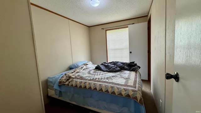 $272,500 | 950 Earl Road, Mitchell, IN 47446