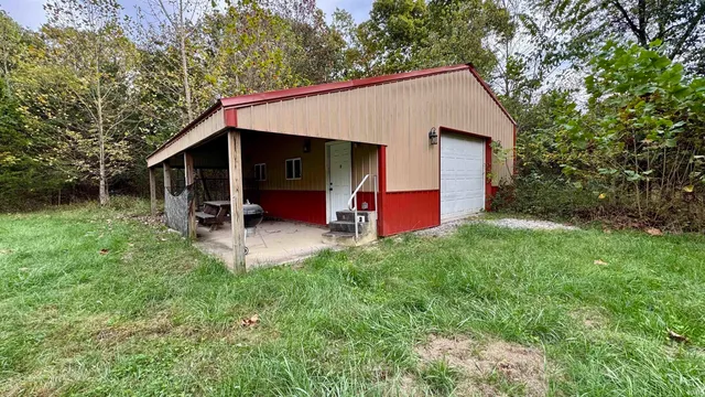$272,500 | 950 Earl Road, Mitchell, IN 47446