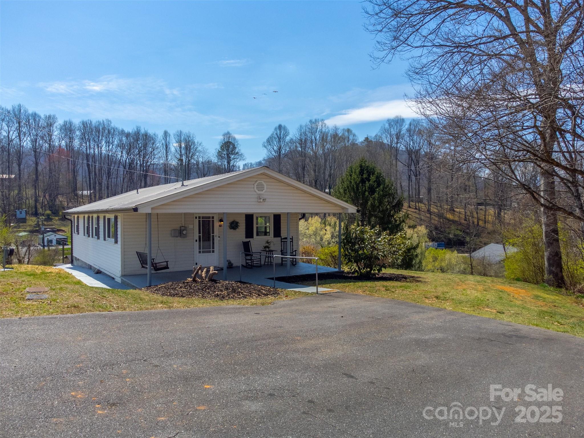 101 Astro Drive Sylva, NC 28779 - Photo 2 of 39