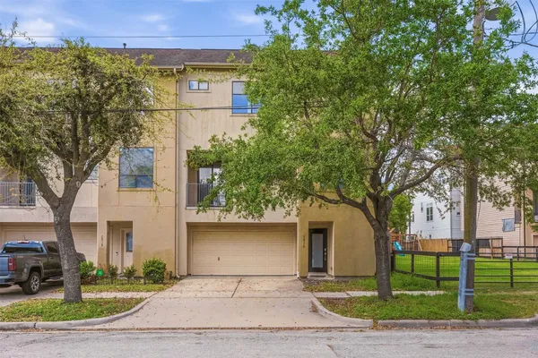 $2,800 | 2816 Rusk Street, Houston, TX 77003