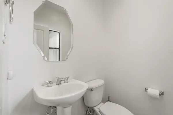 $2,800 | 2816 Rusk Street, Houston, TX 77003