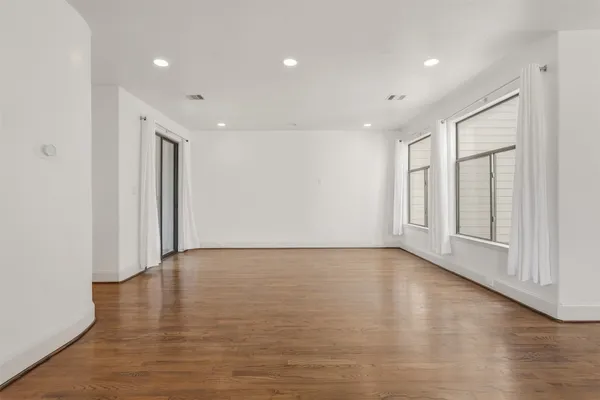 $2,800 | 2816 Rusk Street, Houston, TX 77003