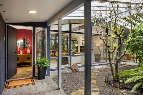 $2,195,000 | 3905 96th Avenue Southeast, Mercer Island, WA 98040