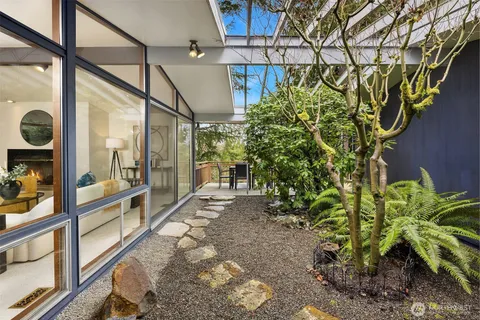 $2,195,000 | 3905 96th Avenue Southeast, Mercer Island, WA 98040