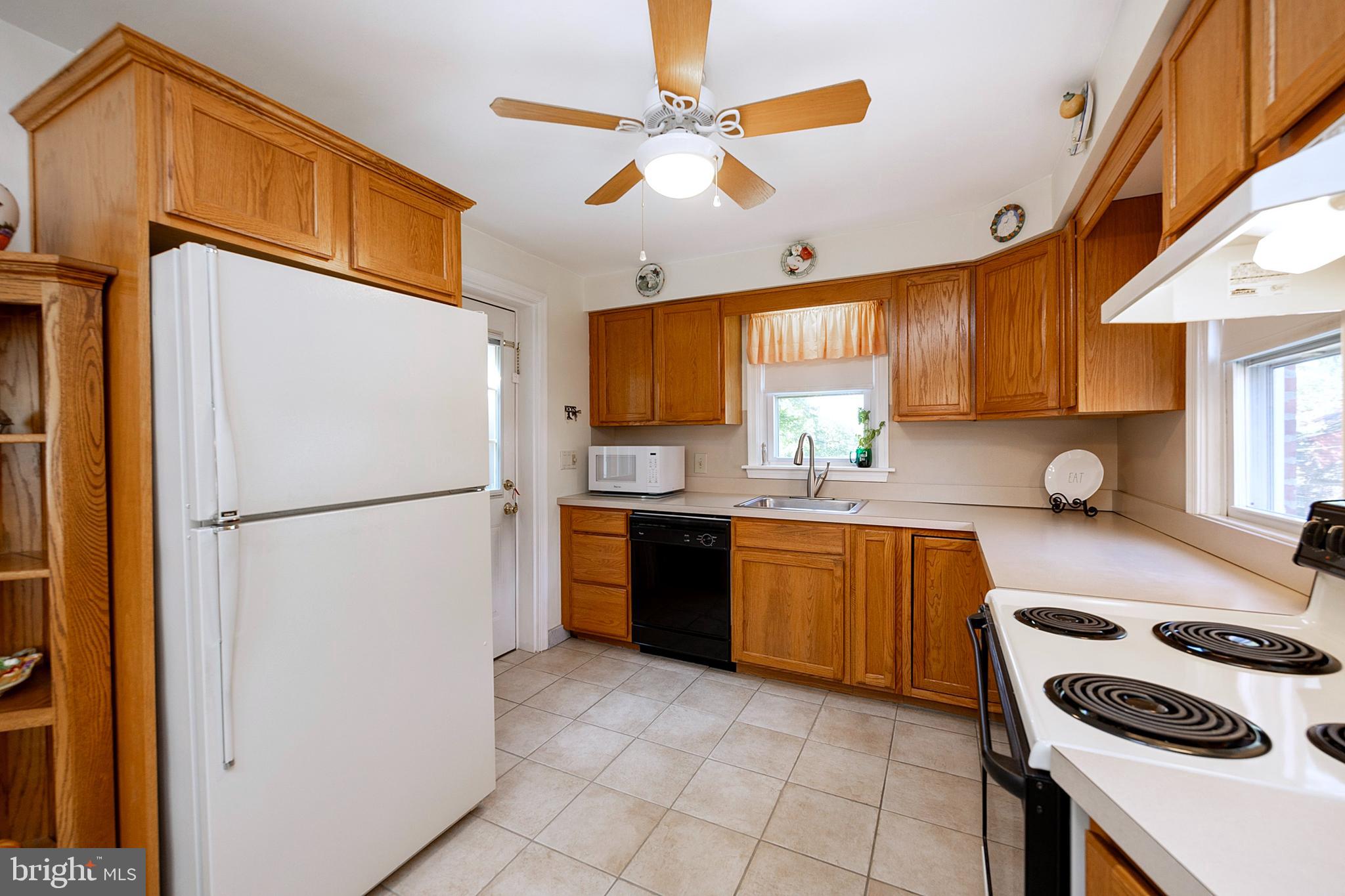 3305 Hilltop Road Newtown Square, PA 19073 - Photo 11 of 28