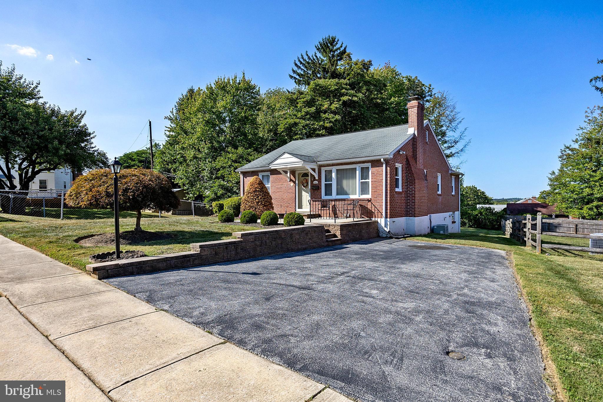 3305 Hilltop Road Newtown Square, PA 19073 - Photo 3 of 28