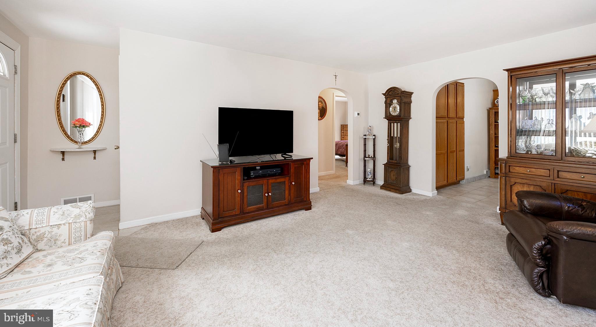 3305 Hilltop Road Newtown Square, PA 19073 - Photo 7 of 28