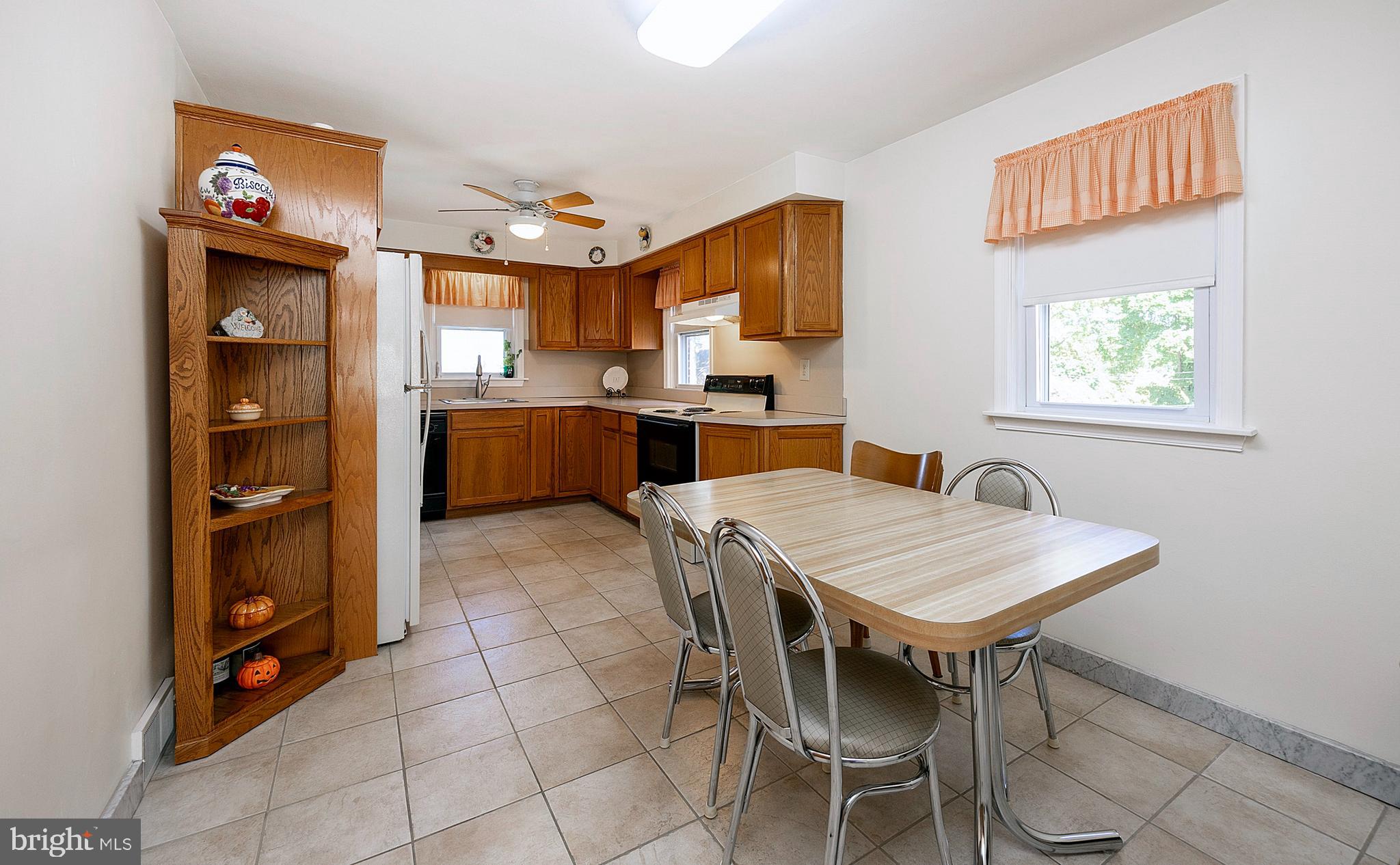 3305 Hilltop Road Newtown Square, PA 19073 - Photo 9 of 28