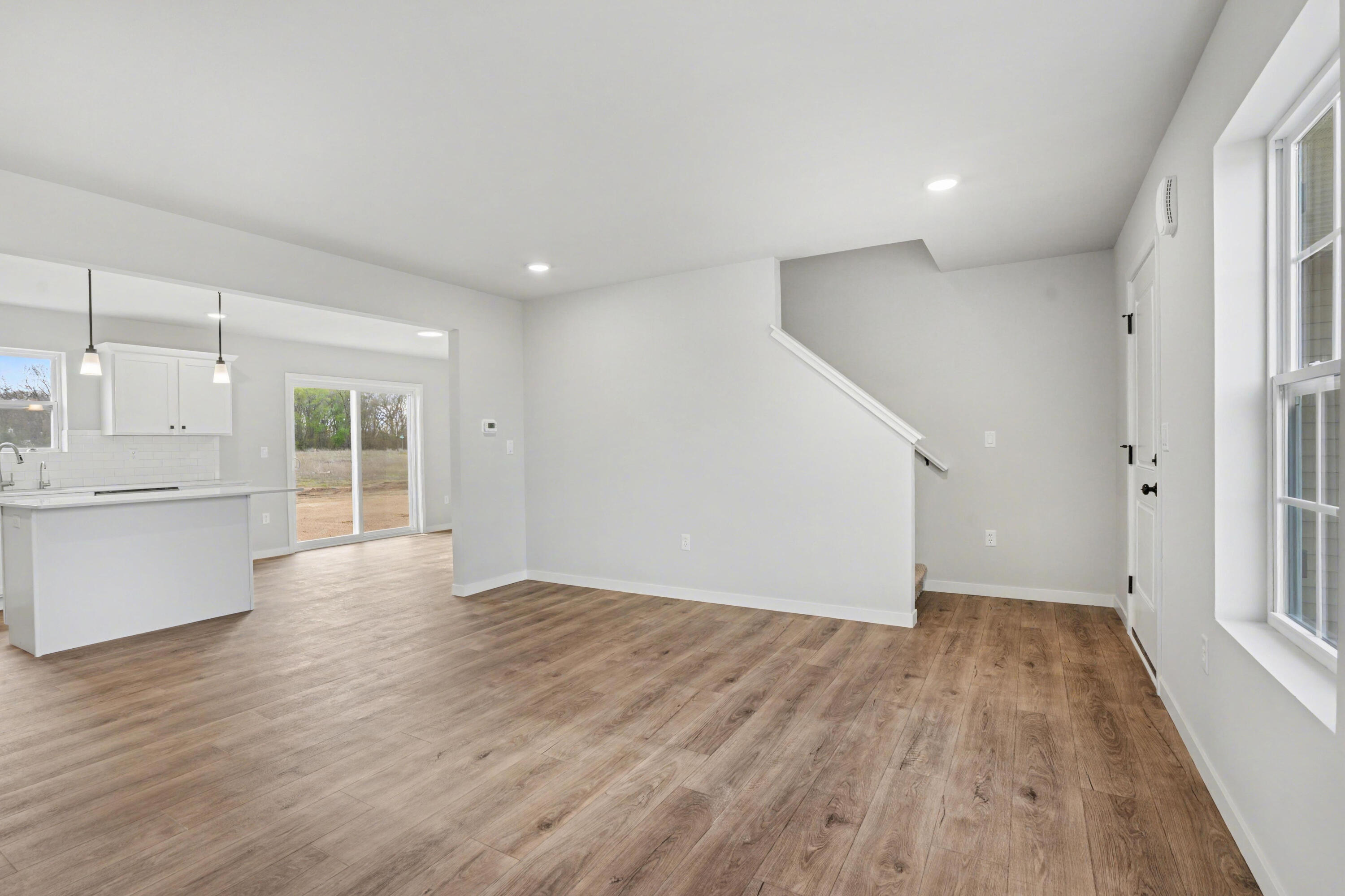 58427 Swenson Street Mattawan, MI 49071 - Photo 3 of 27 2 DFE066-9.0 i1880-Great Room2