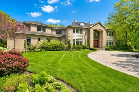 $3,900,000 | 1 Springwood Path, Syosset, NY 11791