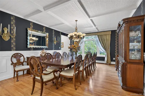 $3,900,000 | 1 Springwood Path, Syosset, NY 11791