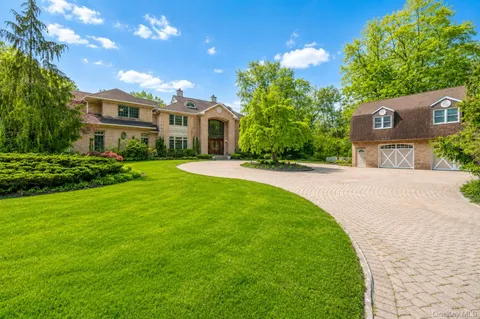 $3,900,000 | 1 Springwood Path, Syosset, NY 11791