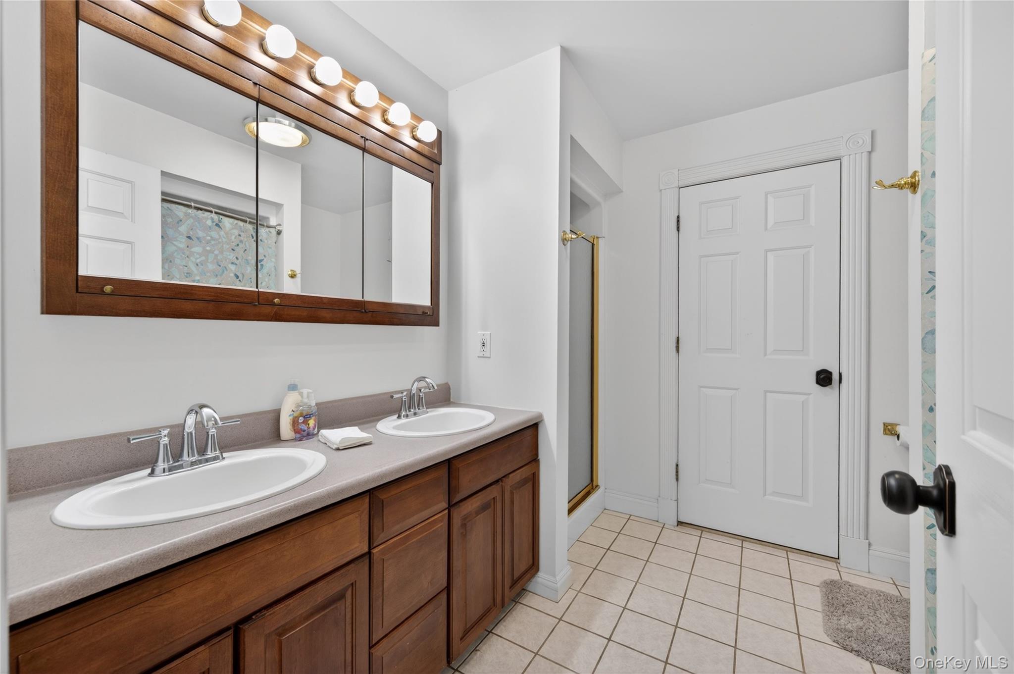 1 Springwood Path Syosset, NY 11791 - Photo 27 of 44