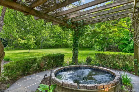 $3,900,000 | 1 Springwood Path, Syosset, NY 11791
