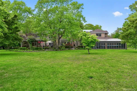 $3,900,000 | 1 Springwood Path, Syosset, NY 11791