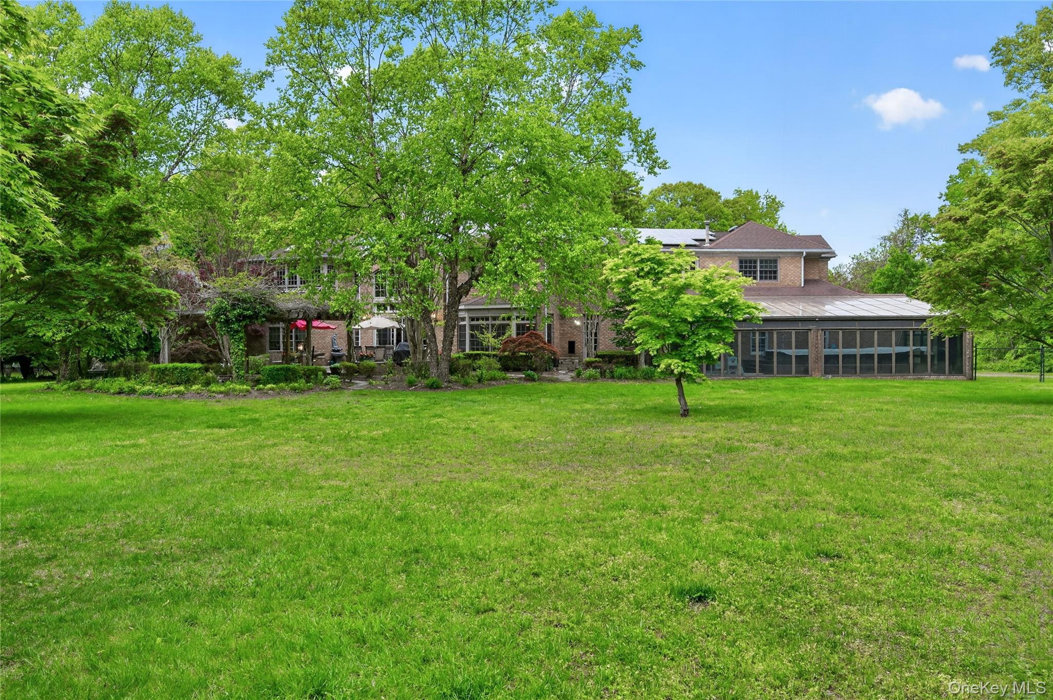 1 Springwood Path Syosset, NY 11791 - Photo 37 of 44